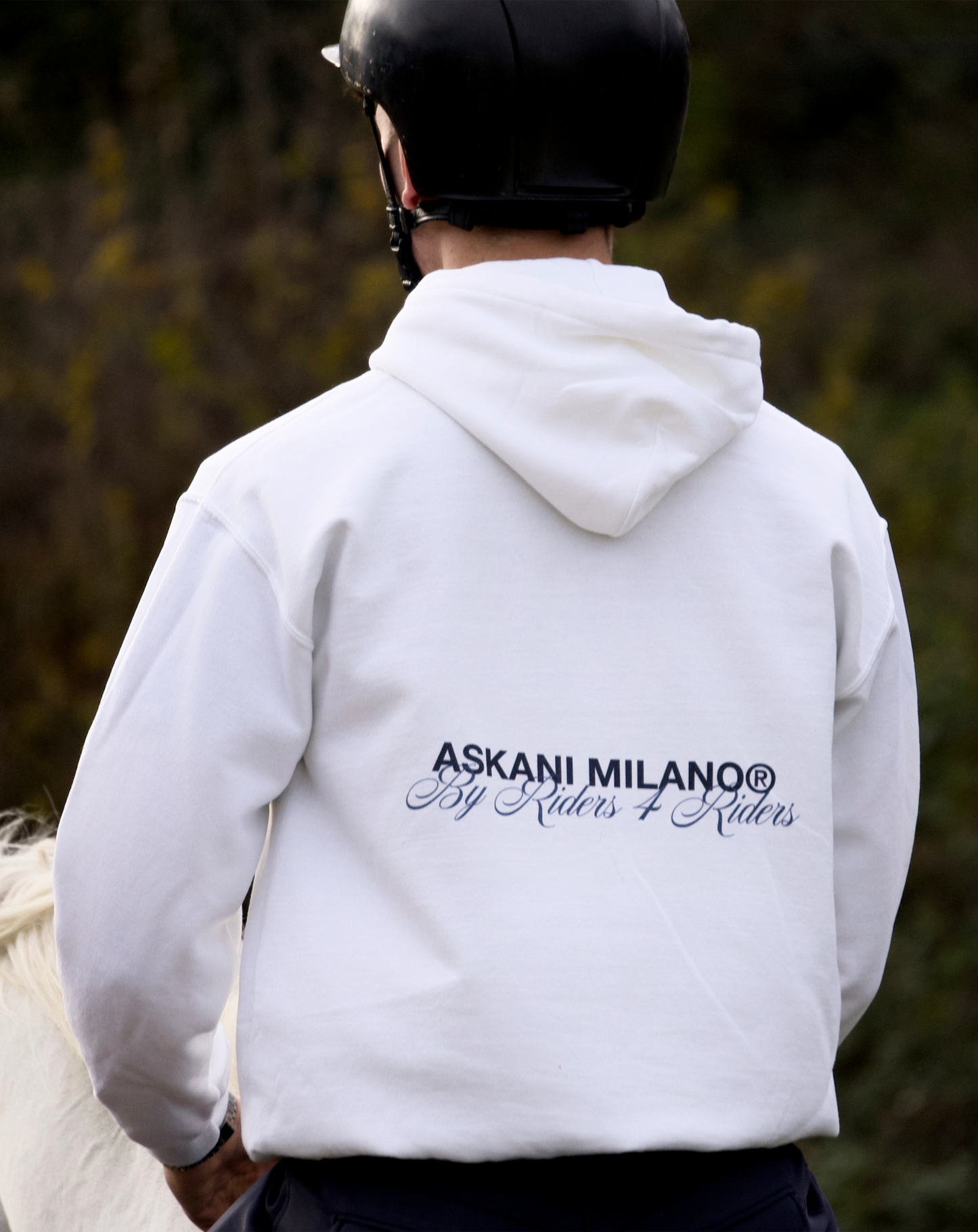 ESSENTIAL HOODIE